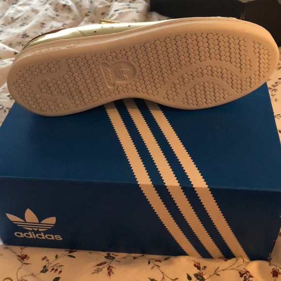 Adidas shoes - Picture 4 of 4